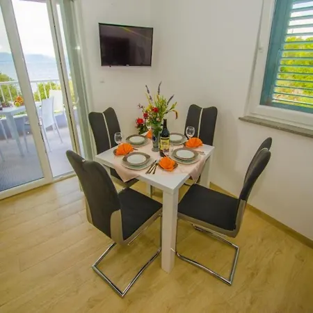 Vesela - Comfort One Bedroom With Balcony And Sea View Lägenhet