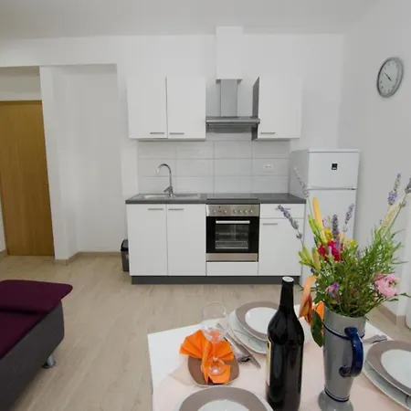 Lägenhet Vesela - Comfort One Bedroom With Balcony And Sea View Osobjava